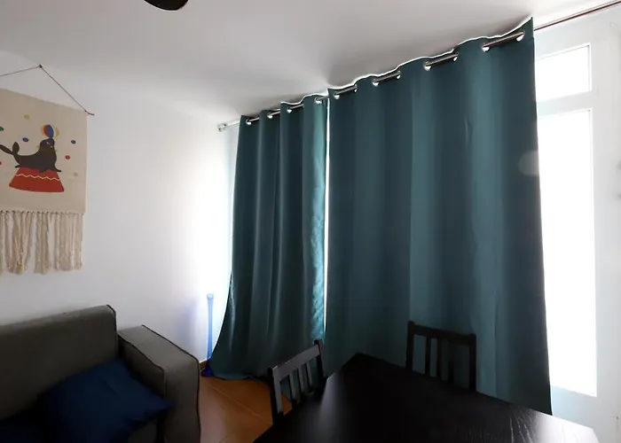 Confortevole Apartman